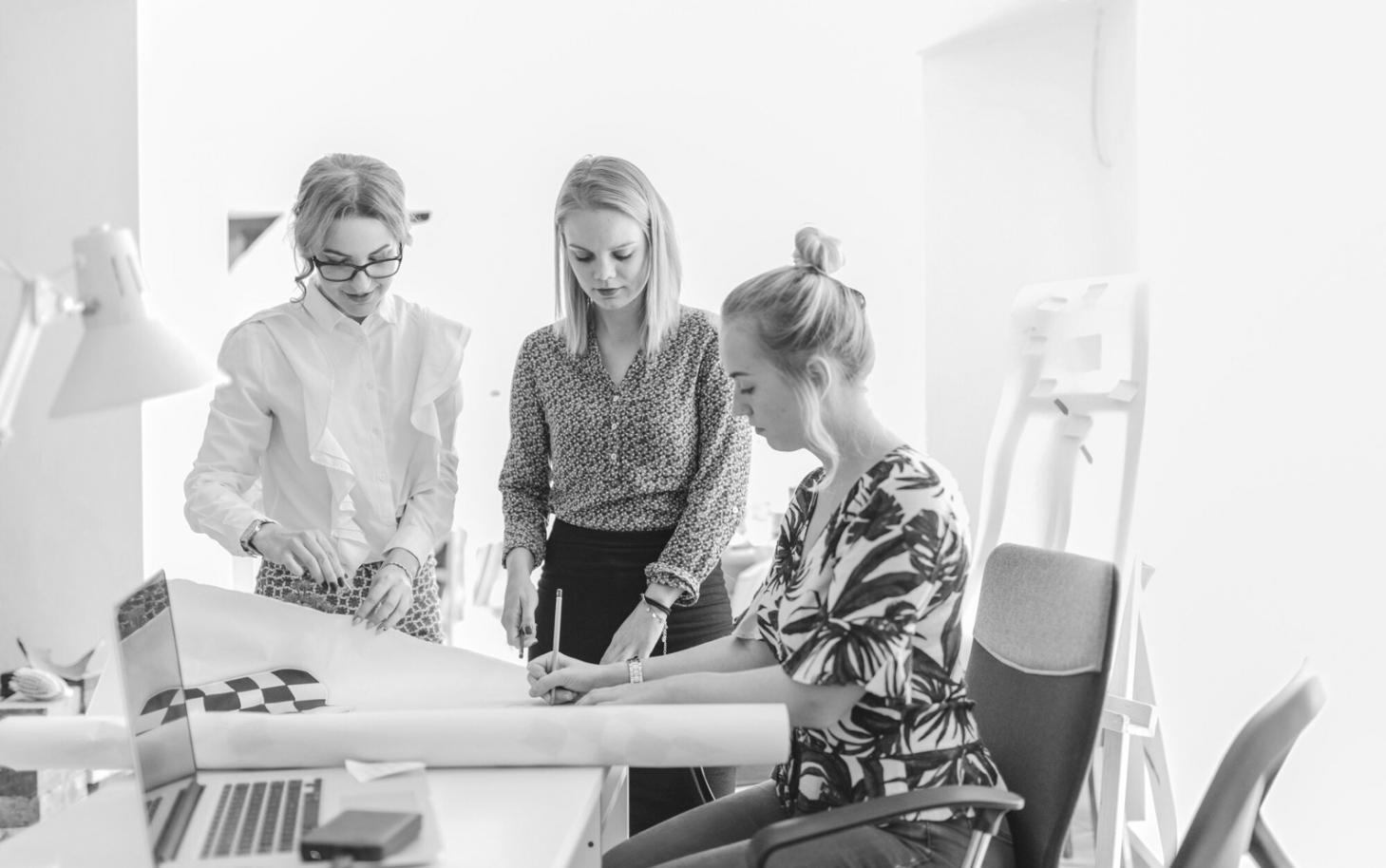 Detaillierte Finanzberichte und Dokumentation